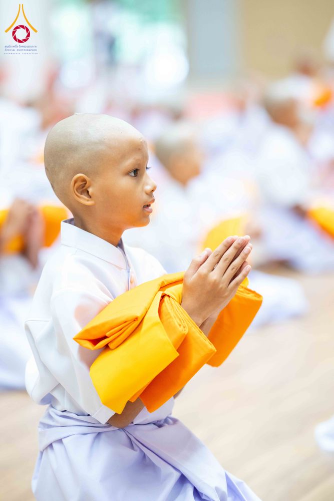 ภาพ No.319505:วันเสาร์ที่ 4 เมษายน พ.ศ.2569 พิธีขอขมา มอบผ้าไตร และถวายบาตรแด่นาคธรรมทายาท ในโครงการบรรพชาสามเณรฟื้นฟูพระพุทธศาสนาทั่วไทย โครงการหน่อแก้วเปรียญธรรม รุ่นที่ 14 โครงการสามเณรยุวธรรมทายาท รุ่นที่ 34 โครงการสามเณรมัชฌิมธรรมทายาท รุ่นที่ 30 ณ สภาธรรมกายสากล