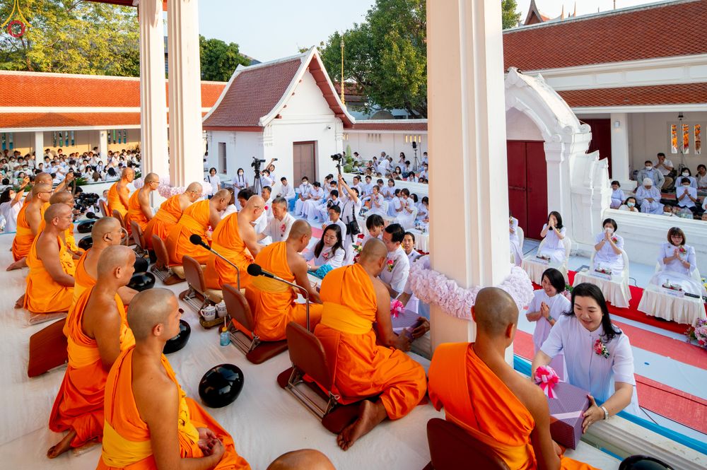 ภาพ No.297574:วันที่ 18 มกราคม พ.ศ. 2569 พิธีตักบาตรพระธรรมยาตรา ณ วัดโบสถ์บน ต.บางคูเวียง จ.นนทบุรี อนุสรณ์สถานลำดับที่ 4 สถานที่เกิดด้วยกายธรรม ในโครงการธรรมยาตรา กตัญญูบูชา มหาปูชนียาจารย์ พระมงคลเทพมุนี(สด จนฺทสโร) พระผู้ปราบมาร อนุสรณ์สถาน 7 แห่ง ปีที่ 14