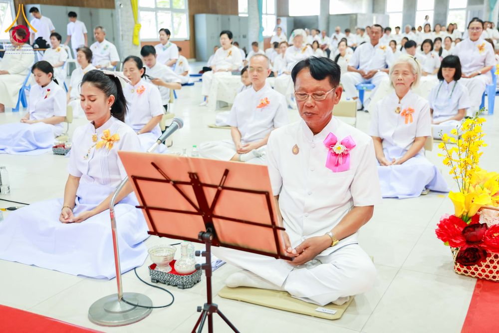 ภาพ No.315623:วันอาทิตย์ ที่ 22 มีนาคม พ.ศ. 2569 พิธีทอดผ้าป่าฉลองพระประธาน พิธีประดิษฐานพระบรมสารีริกธาตุในองค์พระประธาน พิธีจารึกชื่อบรรจุในแผ่นฌาน ณ ศูนย์ปฏิบัติธรรมสมุทรปราการ (บางบ่อ)