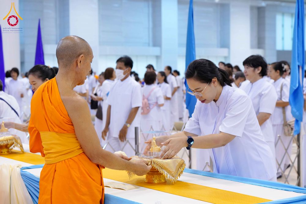 ภาพ No.338087:วันอาทิตย์ต้นเดือน 5 กรกฎาคม พ.ศ.2569 สัมมนาพิเศษ พิธีมอบพระของขวัญ ณ ห้องแก้วสารพัด1 วัดพระธรรมกาย