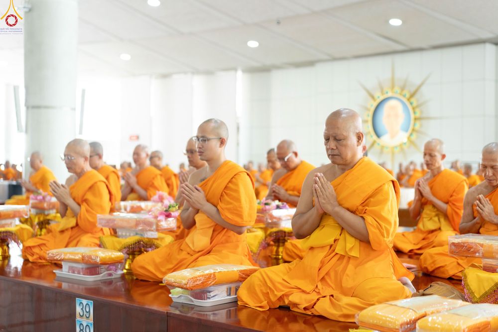 ภาพ No.348307:วันที่ 10 กันยายน พ.ศ.2569 พิธีสวดพระพุทธมนต์ และถวายภัตตาหารเป็นสังฆทาน เนื่องในวันครบ 26 ปี วันคล้ายละสังขาร คุณยายอาจารย์มหารัตนอุบาสิกาจันทร์ ขนนกยูง ณ หอฉันคุณยายอาจารย์ฯ วัดพระธรรมกาย