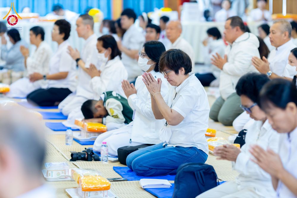 ภาพ No.294849:วันที่ 15 มกราคม พ.ศ. 2569 พิธีถวายภัตตาหารเป็นสังฆทาน แด่พระธรรมยาตรา ณ วัดโบสถ์บน ต.บางคูเวียง จ.นนทบุรี อนุสรณ์สถานลำดับที่ 4 สถานที่เกิดด้วยกายธรรม ในโครงการธรรมยาตรา กตัญญูบูชา มหาปูชนียาจารย์ พระมงคลเทพมุนี(สด จนฺทสโร) พระผู้ปราบมาร อนุสรณ์สถาน 7 แ