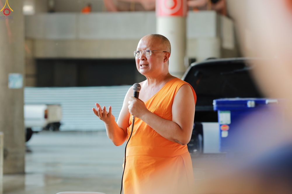 ภาพ No.320006:วันที่ 6 เมษายน พ.ศ.2569 ทีมจัดภัตตาหารประชุมเตรียมงานถวายมหาสังฆทาน 40,000 กว่าวัดทั่วประเทศ บูชาธรรม 82 ปี หลวงพ่อธัมมชโย