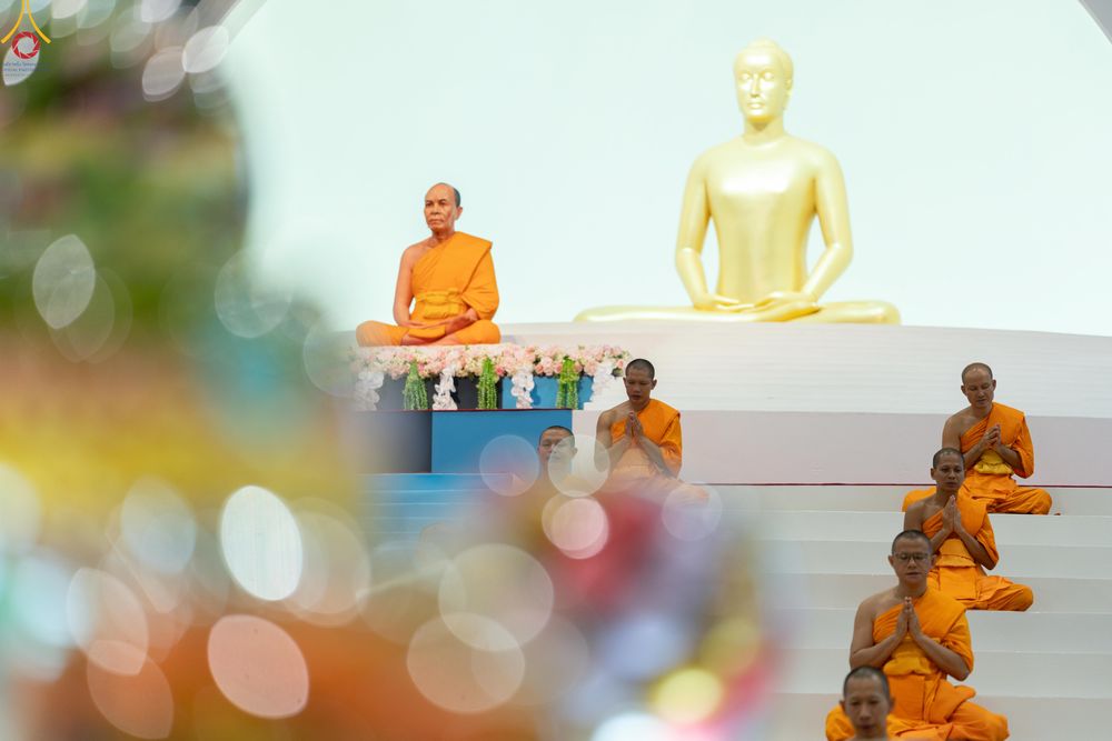 ภาพ No.337933:วันอาทิตย์ต้นเดือน 5 กรกฎาคม พ.ศ.2569 พิธีบูชาข้าวพระ ณ สภาธรรมกายสากล วัดพระธรรมกาย