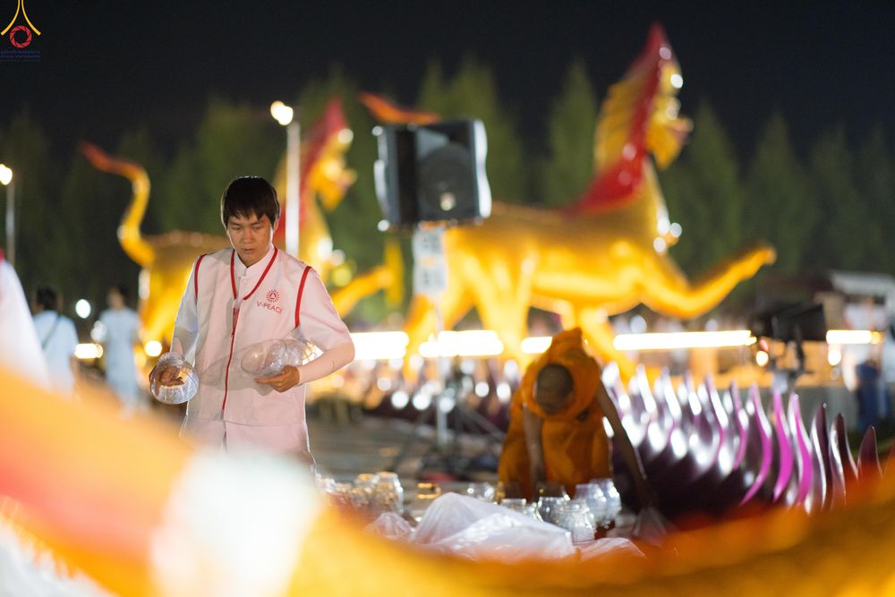 ภาพ No.306658:ภาพเบื้องหลังอาสาสมัครรวมใจ ชุดที่ 5 ในโครงการธรรมยาตรา กตัญญูบูชา มหาปูชนียาจารย์ พระมงคลเทพมุนี(สด จนฺทสโร) พระผู้ปราบมาร อนุสรณ์สถาน 7 แห่ง ปีที่ 14