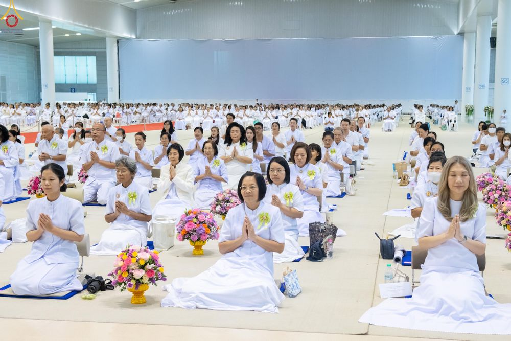 ภาพ No.281145:วันที่ 21 ธันวาคม พ.ศ.2568 พิธีมุทิตาหลวงพ่อทัตตชีโว ณ ห้องแก้วสารพัดนึก วัดพระธรรมกาย