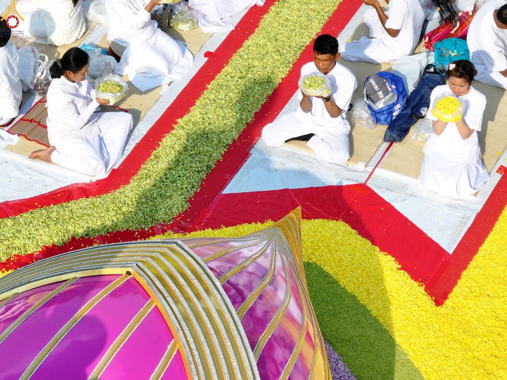 ภาพ No.295032:วันที่ 14 มกราคม พ.ศ. 2569 พิธีต้อนรับพระธรรมยาตรา อนุสรณ์สถานลำดับที่ 4  สถานที่เกิดด้วยกายธรรม ณ วัดโบสถ์บน ต.บางคูเวียง จ.นนทบุรี ในโครงการธรรมยาตรา กตัญญูบูชา มหาปูชนียาจารย์ พระมงคลเทพมุนี(สด จนฺทสโร) พระผู้ปราบมาร อนุสรณ์สถาน 7 แห่ง ปีที่ 14