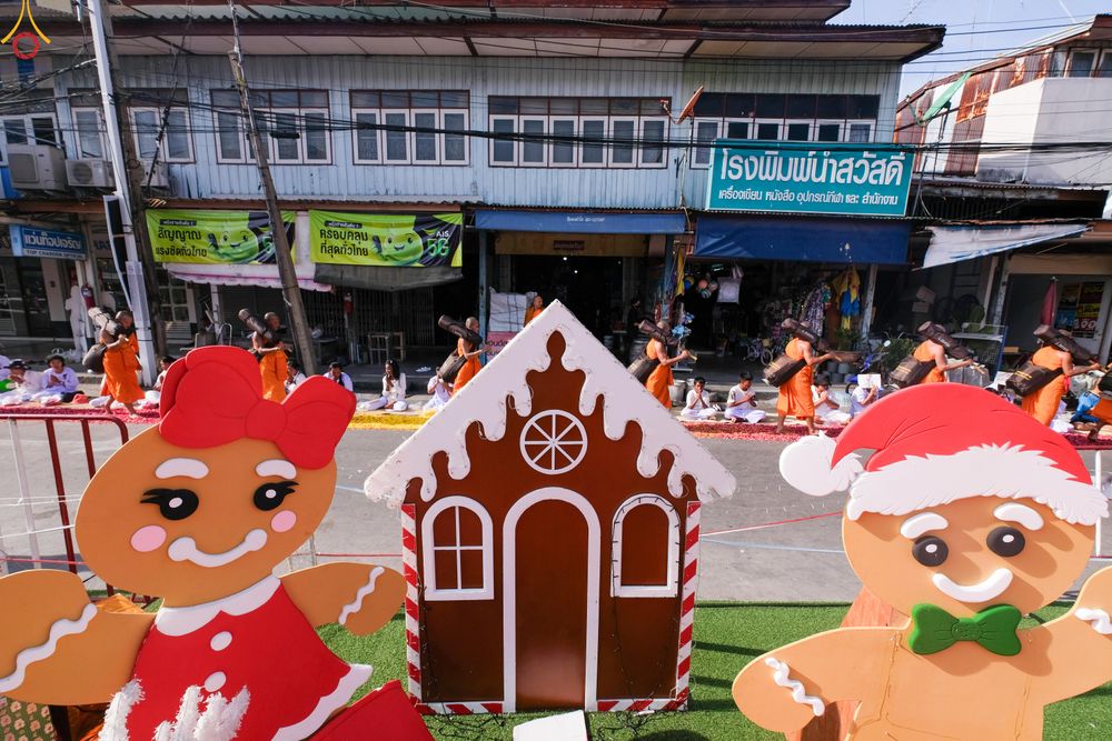 ภาพ No.287770:วันที่ 3 มกราคม พ.ศ. 2569 พิธีต้อนรับพระธรรมยาตรา ครั้งที่ 2 (ภาพชุดที่ 2) ในโครงการธรรมยาตรา กตัญญูบูชา มหาปูชนียาจารย์ พระมงคลเทพมุนี(สด จนฺทสโร) พระผู้ปราบมาร อนุสรณ์สถาน 7 แห่ง ปีที่ 14 ณ อนุสรณ์สถานมหาวิหารพระมงคลเทพมุนี (โลตัสแลนด์) อ.สองพี่น้อง จ.