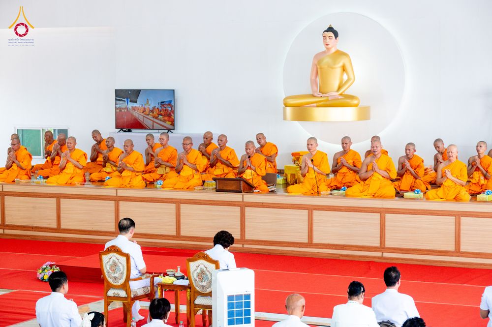 ภาพ No.327160:วันศุกร์ที่ 1 พฤษภาคม พ.ศ.2569 พิธีทอดผ้าป่า โปรยรัตนชาติ ตอกเสาเข็มมงคลต้นแรก สถาปนา “องค์พระเจดีย์เพื่อสร้างสันติภาพโลก” (แห่งแรกของภาคอีสาน) ณ ธุดงคสถานอำนาจเจริญ  อ.เมือง จ.อำนาจเจริญ