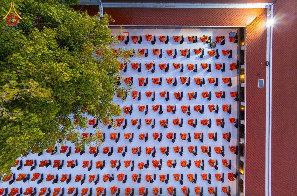 ภาพ No.294583:วันอาทิตย์ที่ 14 ธันวาคม พ.ศ.2568 พระธรรมยาตราปฏิบัติธรรมและถ่ายภาพหมู่ประวัติศาสตร์ ณ วัดสองพี่น้อง ต.ต้นตาล อ.สองพี่น้อง จ.สุพรรณบุรี ในโครงการธรรมยาตรา กตัญญูบูชา มหาปูชนียาจารย์ พระมงคลเทพมุนี(สด จนฺทสโร) พระผู้ปราบมาร อนุสรณ์สถาน 7 แห่ง ปีที่ 14