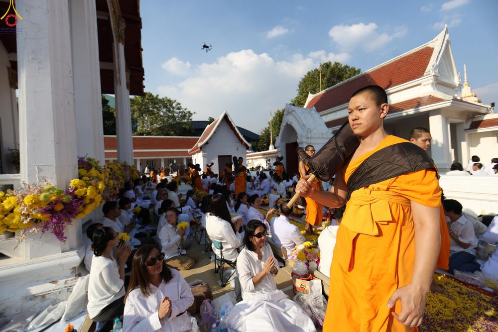 ภาพ No.295237:วันที่ 16 มกราคม พ.ศ. 2569 พิธีต้อนรับพระธรรมยาตรา อนุสรณ์สถานลำดับที่ 4 (ภาพชุดที่ 2) สถานที่เกิดด้วยกายธรรม ณ วัดโบสถ์บน ต.บางคูเวียง จ.นนทบุรี ในโครงการธรรมยาตรา กตัญญูบูชา มหาปูชนียาจารย์ พระมงคลเทพมุนี(สด จนฺทสโร) พระผู้ปราบมาร อนุสรณ์สถาน 7 แห่ง ปี