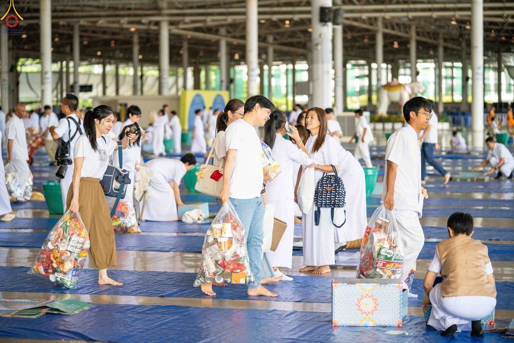 ภาพ No.345477:วันพฤหัสบดีที่ 27 สิงหาคม พ.ศ.2569 พิธีตักบาตรในวันธรรมชัย ณ สภาธรรมกายสากล วัดพระธรรมกาย ปทุมธานี