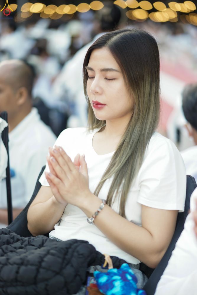 ภาพ No.289250:วันที่ 7 มกราคม พ.ศ. 2569 พิธีตักบาตรพระธรรมยาตรา ณ อนุสรณ์สถานลำดับที่ 1 สถานที่เกิดด้วยรูปกายเนื้อ อนุสรณ์สถานมหาวิหารพระมงคลเทพมุนี (โลตัสแลนด์) อ.สองพี่น้อง จ.สุพรรณบุรี ในโครงการธรรมยาตรา กตัญญูบูชา มหาปูชนียาจารย์ พระมงคลเทพมุนี(สด จนฺทสโร) พระผู้ป