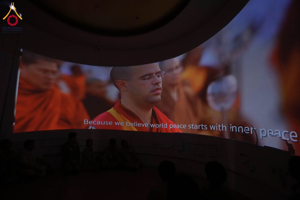 ภาพ No.311568:วันจันทร์ที่ 23 กุมภาพันธ์ พ.ศ. 2569 เปิดโลกทัศน์ผู้บริหารสถานศึกษายุคใหม่ เรียนรู้ต้นแบบการพัฒนาคนผ่านพลัง “บวร–V-Star” ผู้เข้ารับการพัฒนาตามโครงการ สพฐ. ศึกษาดูงานวัดพระธรรมกาย เสริมภาวะผู้นำคุณธรรมสู่การบริหารโรงเรียนอย่างยั่งยืน ณ อาคาร 100 ปี คุณยาย