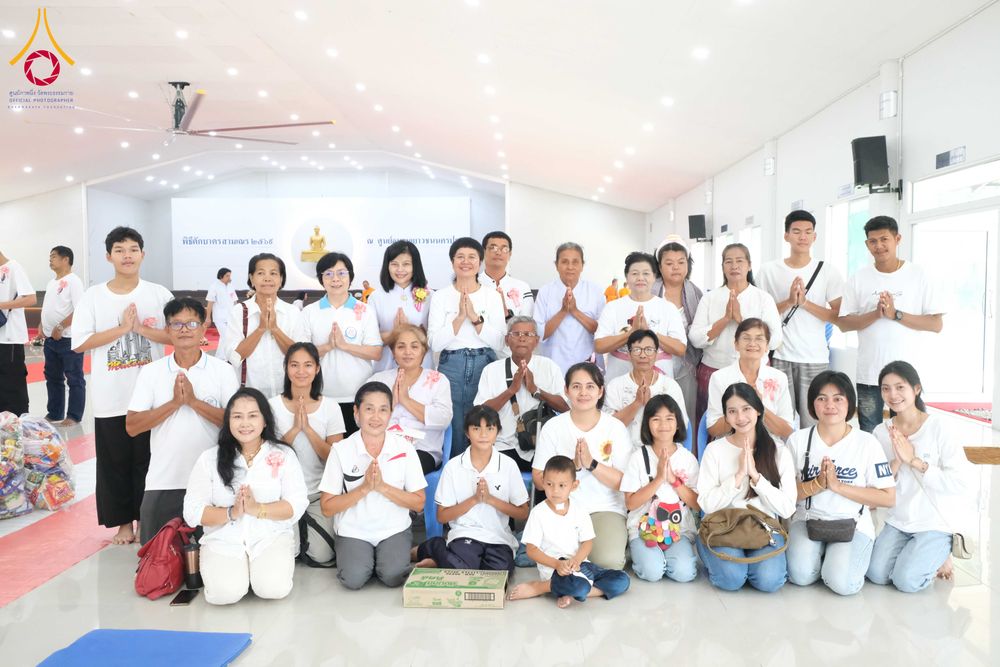 ภาพ No.320928:วันเสาร์ที่ 11 เมษายน พ.ศ.2569 พิธีตักบาตรฉลองสามเณรใหม่ ณ ศูนย์อบรมเยาวชนนครปฐม