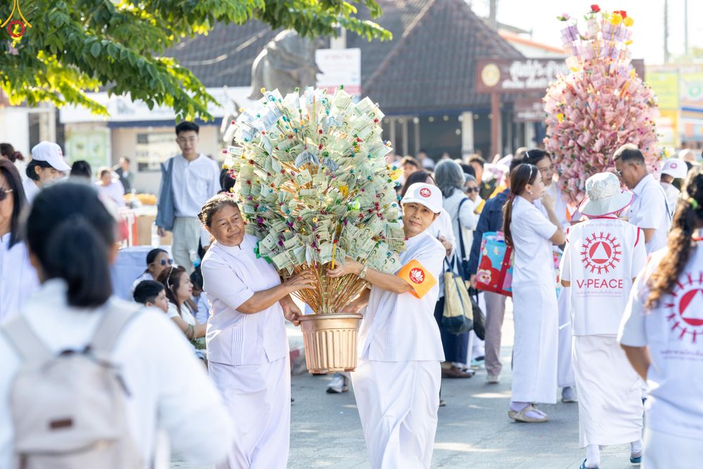 ภาพ No.282508:วันที่ 19 -20 ธันวาคม พ.ศ.2568 เบื้องหลังความสำเร็จ ของการจัดงานตักบาตร พระ 10,000 รูป Skywalk กาญจนบุรี