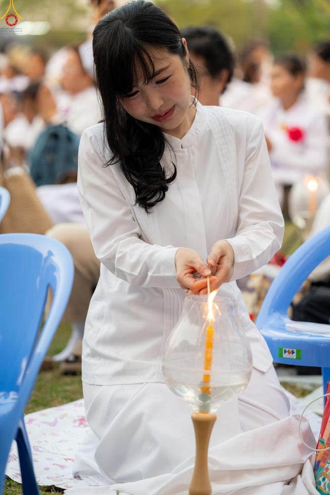 ภาพ No.297054:วันที่ 17 มกราคม พ.ศ. 2569 พิธีจุดประทีปถวายเป็นพุทธบูชา และบูชาธรรมมหาปูชนียาจารย์ (ภาพชุดที่ 2) ณ วัดโบสถ์บน ต.บางคูเวียง จ.นนทบุรี อนุสรณ์สถานลำดับที่ 4 สถานที่เกิดด้วยกายธรรม ในโครงการธรรมยาตรา กตัญญูบูชา มหาปูชนียาจารย์ พระมงคลเทพมุนี(สด จนฺทสโร) พร