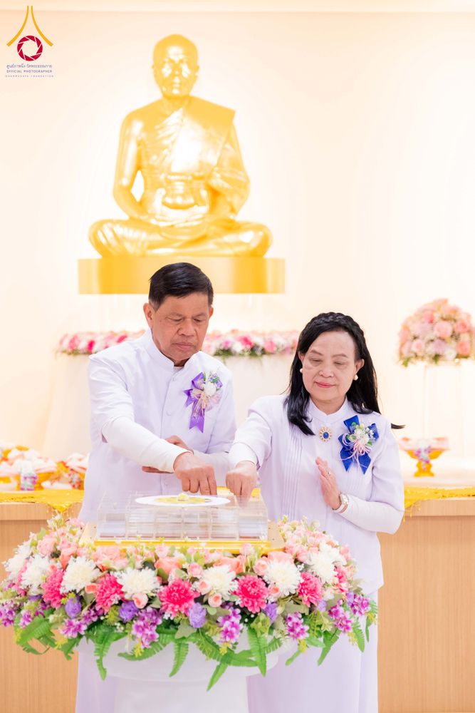 ภาพ No.319168:วันที่ 29 มีนาคม พ.ศ.2569 พิธีอัญเชิญรูปหล่อพระมงคลเทพมุนี (สด จนฺทสโร) ประดิษฐาน ณ ห้องปฏิบัติธรรม “มงคลรัตนโชติ”  วัดพระธรรมกายชิคาโก ประเทศสหรัฐอเมริกา