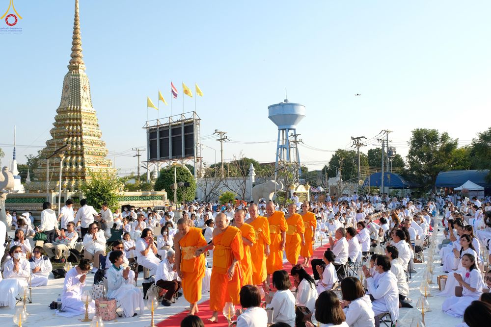 ภาพ No.293833:วันที่ 14 มกราคม พ.ศ. 2569 พิธีจุดประทีปถวายเป็นพุทธบูชา และบูชาธรรมมหาปูชนียาจารย์  ณ วัดสองพี่น้อง ต.ต้นตาล อ.สองพี่น้อง จ.สุพรรณบุรี ในโครงการธรรมยาตรา กตัญญูบูชา มหาปูชนียาจารย์ พระมงคลเทพมุนี(สด จนฺทสโร) พระผู้ปราบมาร อนุสรณ์สถาน 7 แห่ง ปีที่ 14