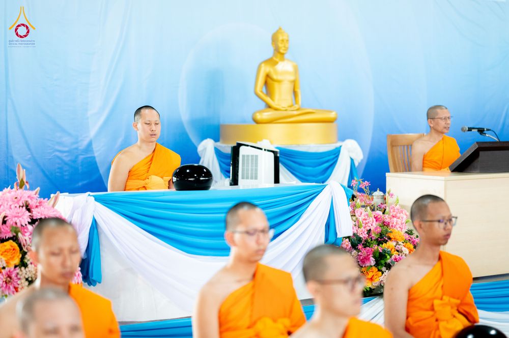 ภาพ No.336069:วันที่ 20 มิถุนายน พ.ศ. 2569 พิธีตักบาตรฉลองพระใหม่ โครงการอุปสมบทธรรมทายาทอุดมศึกษา รุ่นที่ 53