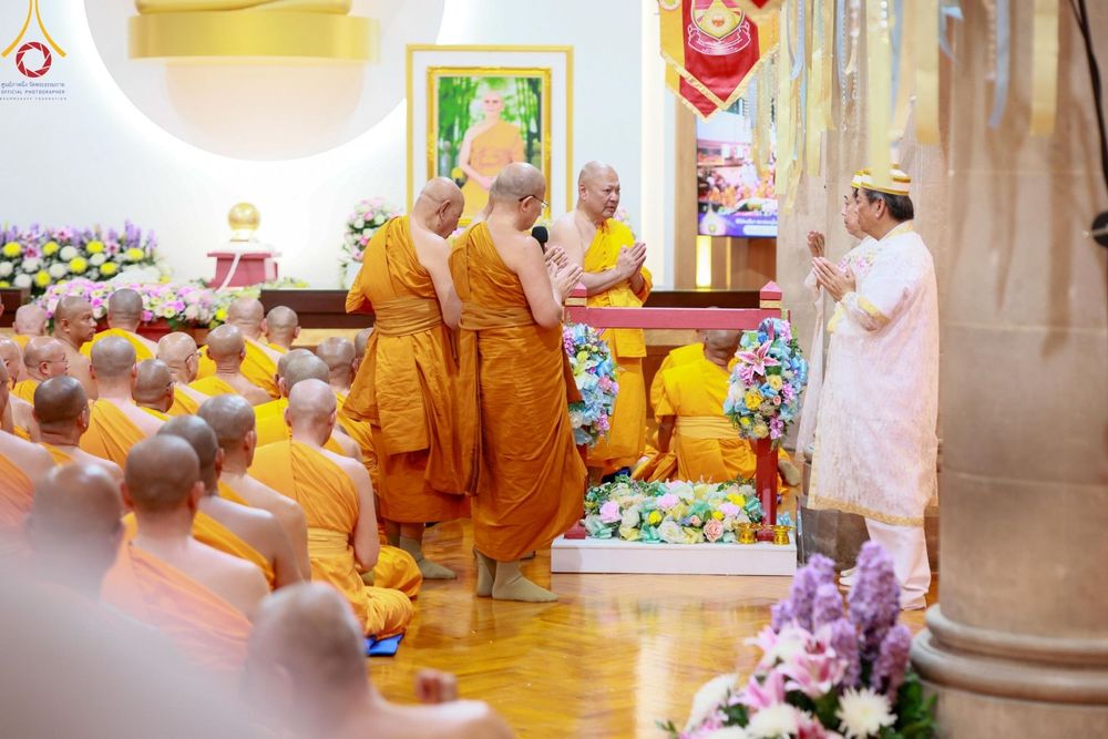 ภาพ No.142790:พิธีพัทธสีมา ประดิษฐานลูกนิมิตมหาสมบัติ สถาปนาอุโบสถวัดพระธรรมกายลอนดอน บูชาธรรม 80 ปี หลวงพ่อธัมมชโย วันเสาร์ที่ 22 มิถุนายน พ.ศ. 2567