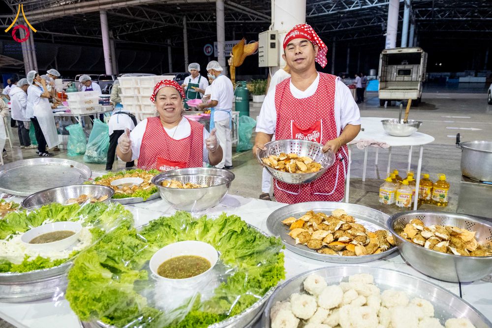 ภาพ No.303021:วันที่ 26 มกราคม พ.ศ. 2569 พิธีถวายภัตตาหารเป็นสังฆทาน แด่พระธรรมยาตรา ณ วัดพระธรรมกาย  จังหวัดปทุมธานี ในโครงการธรรมยาตรา กตัญญูบูชา มหาปูชนียาจารย์ พระมงคลเทพมุนี(สด จนฺทสโร) พระผู้ปราบมาร อนุสรณ์สถาน 7 แห่ง ปีที่ 14