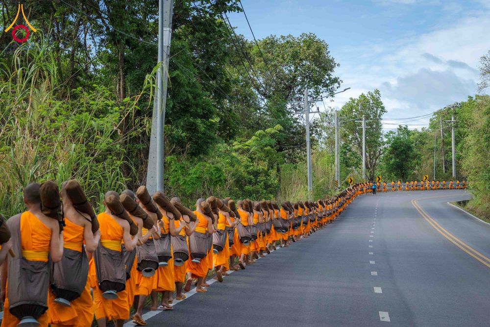 ภาพ No.329139:วันเสาร์ที่ 16 พฤษภาคม พ.ศ.2569 ธรรมยาตรา เดินดูดวงขึ้นดอยฉลองแชมป์บาลี วัดบ้านขุน อำเภอฮอด จังหวัดเชียงใหม่