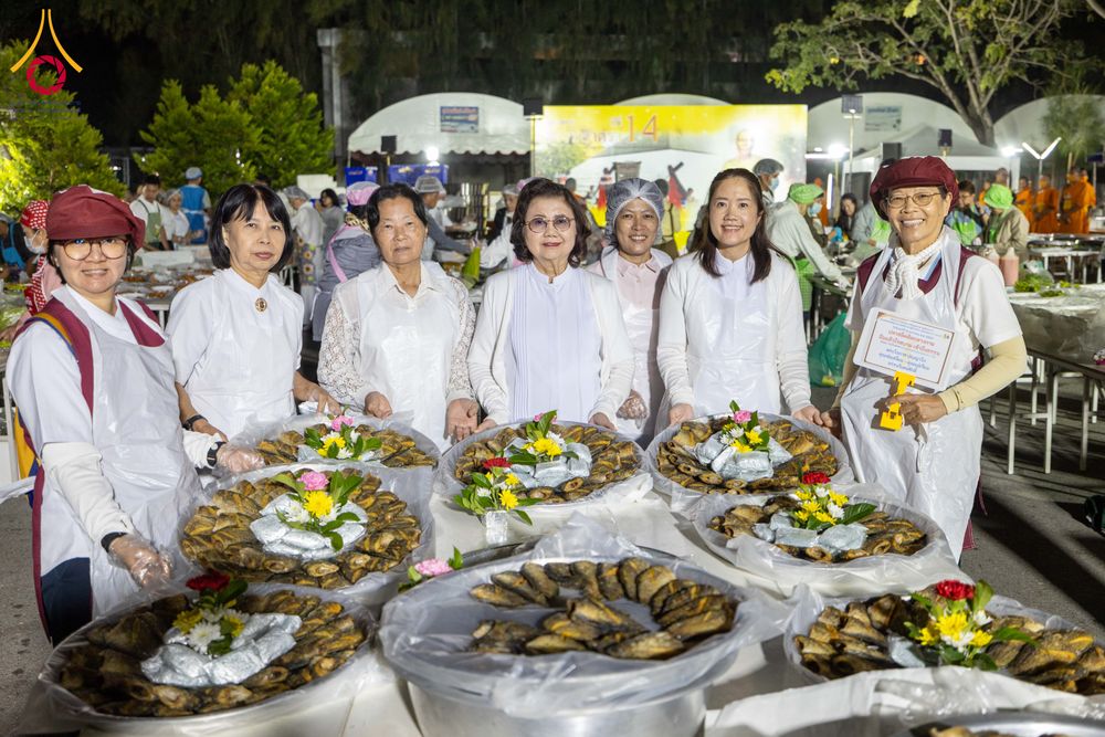 ภาพ No.292731:วันที่ 12 มกราคม พ.ศ. 2569 พิธีถวายภัตตาหารเป็นสังฆทาน แด่พระธรรมยาตรา ณ อนุสรณ์สถานมหาวิหารพระมงคลเทพมุนี (โลตัสแลนด์) อ.สองพี่น้อง จ.สุพรรณบุรี ในโครงการธรรมยาตรา กตัญญูบูชา มหาปูชนียาจารย์ พระมงคลเทพมุนี(สด จนฺทสโร) พระผู้ปราบมาร อนุสรณ์สถาน 7 แห่ง ปี