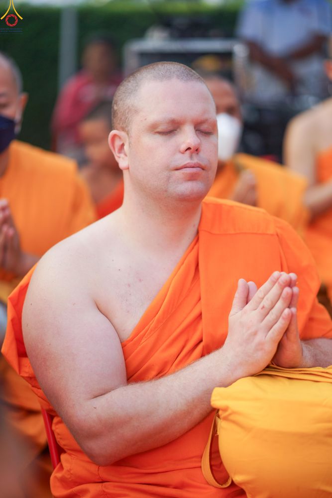 ภาพ No.321028:วันอาทิตย์ที่ ๑๒ เมษายน พ.ศ ๒๕๖๙ พิธีตักบาตรปี๋ใหม่เมืองพระภิกษุสงฆ์ ๓๓๙ รูป  อุทิศถวายพระราชกุศลสมเด็จพระนางสิริกิติ์  พระบรมราชินีนาถ พระบรมราชชนนีพันปีหลวง และฉลองเมืองแม่แตงครบรอบ ๑๑๙ ปี ณ ลานโรงแรมแอร์ไดมอนด์ อำเภอแม่แตง จังหวัดเชียงใหม่