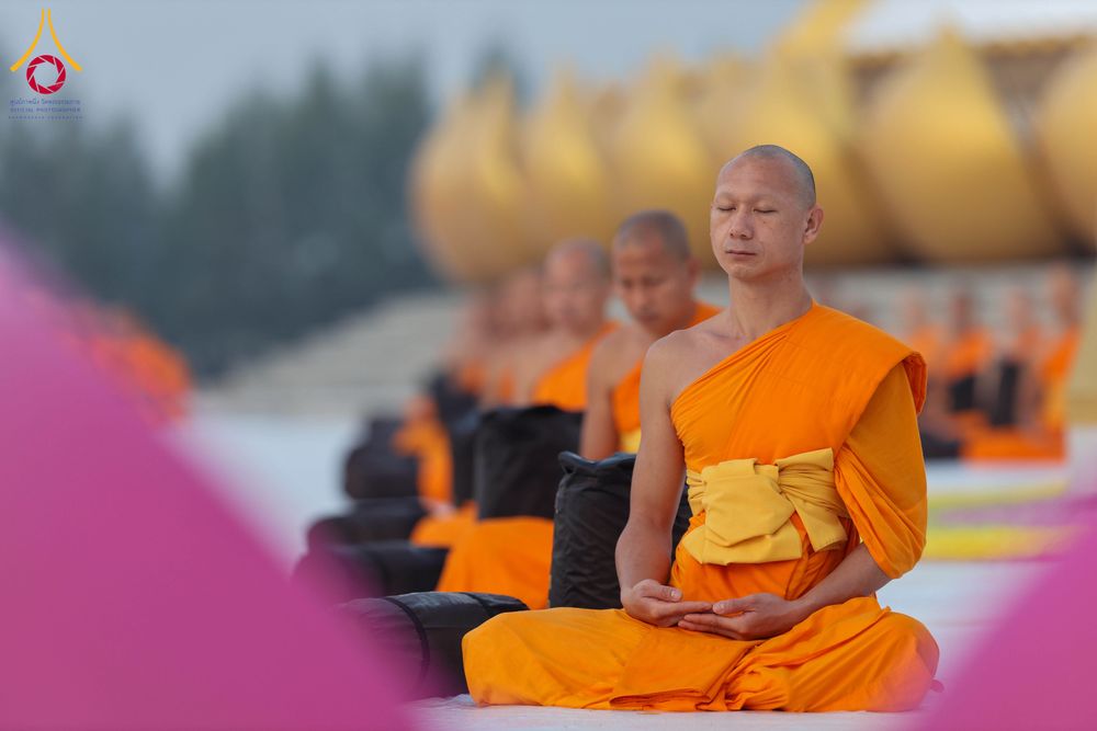 ภาพ No.299762:วันที่ 19 มกราคม พ.ศ.2569 พระธรรมยาตราปฏิบัติธรรมและถ่ายภาพหมู่ประวัติศาสตร์ ณ อนุสรณ์สถานลำดับที่ 5 สถานที่เผยแผ่วิชชาธรรมกายครั้งแรก  อนุสรณ์สถานบางปลาวัดบางปลา อ.บางเลน จ.นครปฐม ในโครงการธรรมยาตรา กตัญญูบูชา มหาปูชนียาจารย์ พระมงคลเทพมุนี(สด จนฺทสโร) 