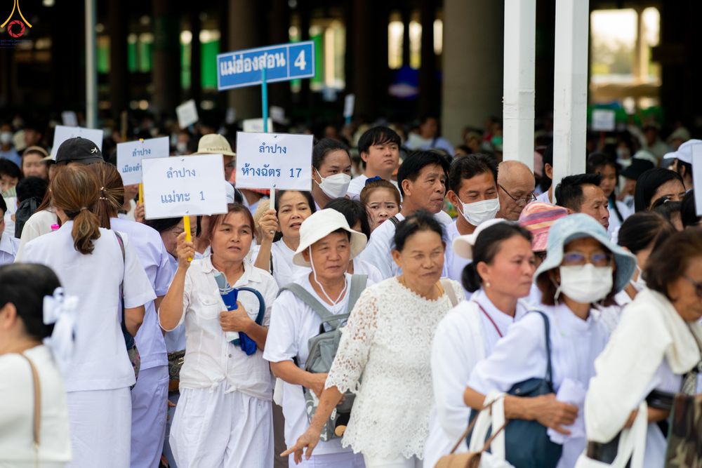 ภาพ No.324422:วันที่ 22 เมษายน พ.ศ.2569 (วันคุ้มครองโลก) งานถวายมหาสังฆทาน 40,000 กว่าวัดทั่วประเทศ บรรยากาศพระสังฆาธิการและสาธุชน  เดินทางเข้าลานธรรม วัดพระธรรมกาย