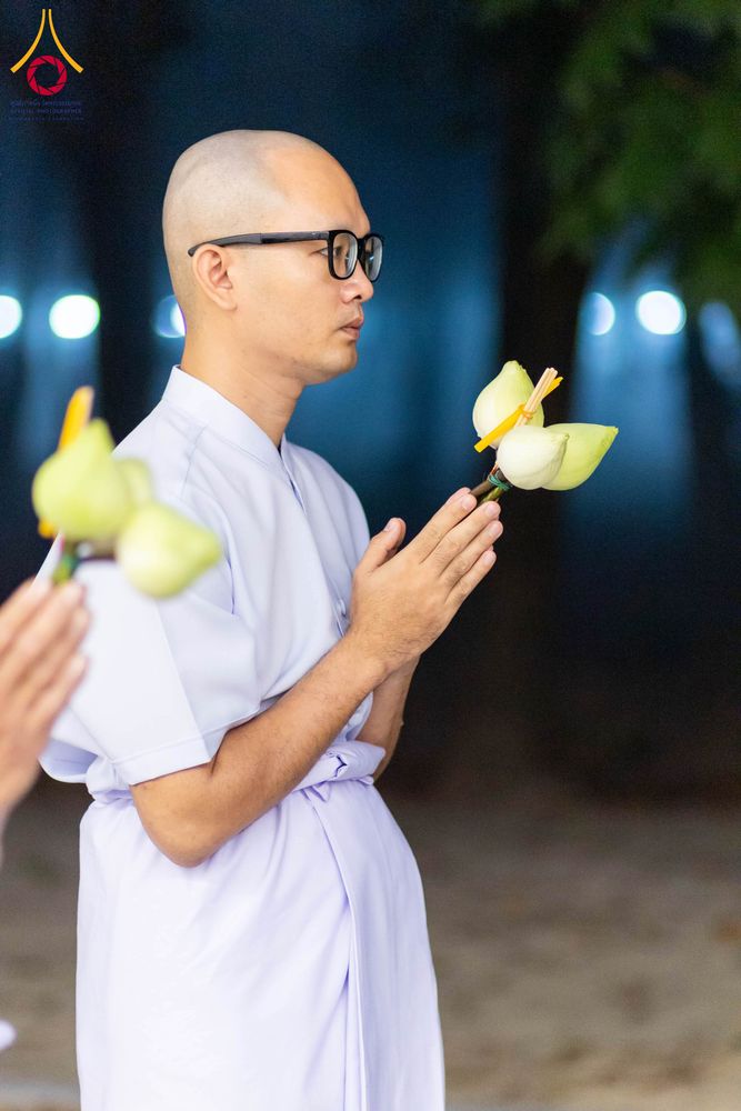 ภาพ No.298019:วันเสาร์ที่ 17 มกราคม พ.ศ. 2569 พิธีบรรพชาอุปสมบท โครงการอุปสมบทหมู่ บูชาธรรมครบ 117 ปี คุณยายอาจารย์มหารัตนอุบาสิกาจันทร์ ขนนกยูง  ณ อุโบสถพระไตรปิฎก วัดพระธรรมกาย