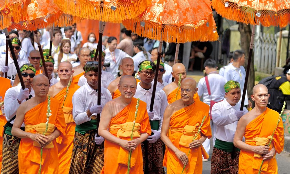 ภาพ No.331735:วันอาทิตย์ที่ 31 พฤษภาคม พ.ศ. 2569 การเดินขบวนพาเหรดงานเฉลิมฉลอง เทศกาลวิสาขบูชานานาชาติ ประเทศอินโดนีเซีย
