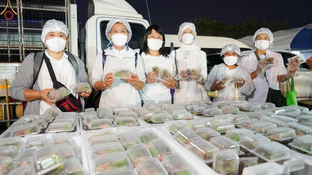 ภาพ No.71147:พิธีถวายภัตตาหารเป็นสังฆทาน แด่คณะพระธรรมยาตราฯ ในโครงการธรรมยาตราฯ ปีที่ 11 ณ อนุสรณ์สถานคลองบางนางแท่น อ.สามพราน จ.นครปฐม วันที่ 14 มกราคม พ.ศ. 2566
