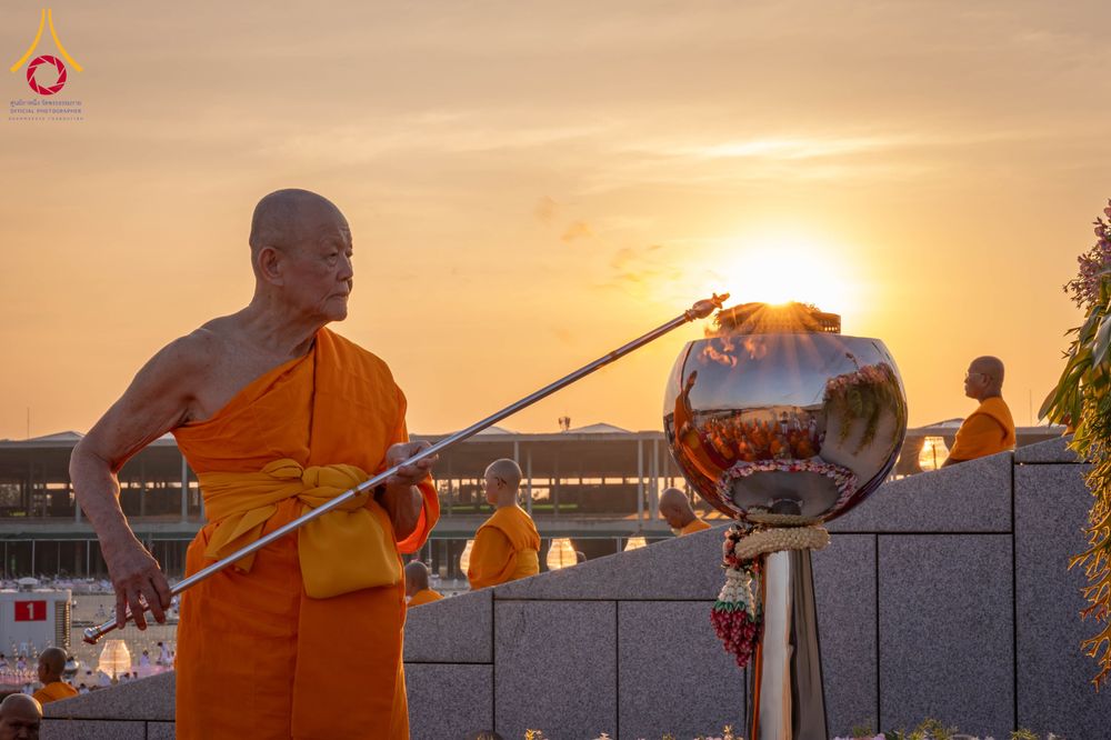 ภาพ No.312026:วันอังคารที่ 3 มีนาคม พ.ศ.2569 พิธีเวียนประทักษิณและจุดมาฆประทีป ณ ลานธรรมพระมหาธรรมกายเจดีย์ วัดพระธรรมกาย