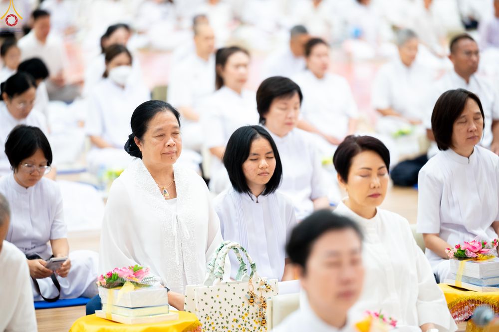 ภาพ No.329029:วันอาทิตย์ที่ 17 พฤษภาคม พ.ศ.2569 พิธีร่วมบุญการศึกษาพระภิกษุสามเณร (หนังสือบาลี นักธรรม ทางก้าวหน้า World-Pec) ณ ห้องแก้วสารพัดนึก 2 วัดพระธรรมกาย