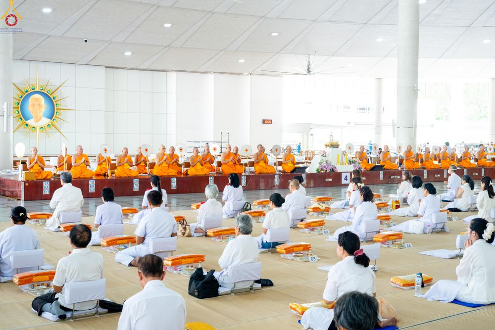 ภาพ No.337472:วันจันทร์ที่ 29 มิถุนายน พ.ศ.2569 (วันพระขึ้น 15 ค่ำ เดือน 8) พิธีบุพเปตพลี ครั้งที่ 184 ณ หอฉันคุณยายอาจารย์ฯ  พิธีสวดธัมมจักกัปปวัตนสูตร ครบ 8,495,000,000 จบ ณ มหาวิหารคด วัดพระธรรมกาย