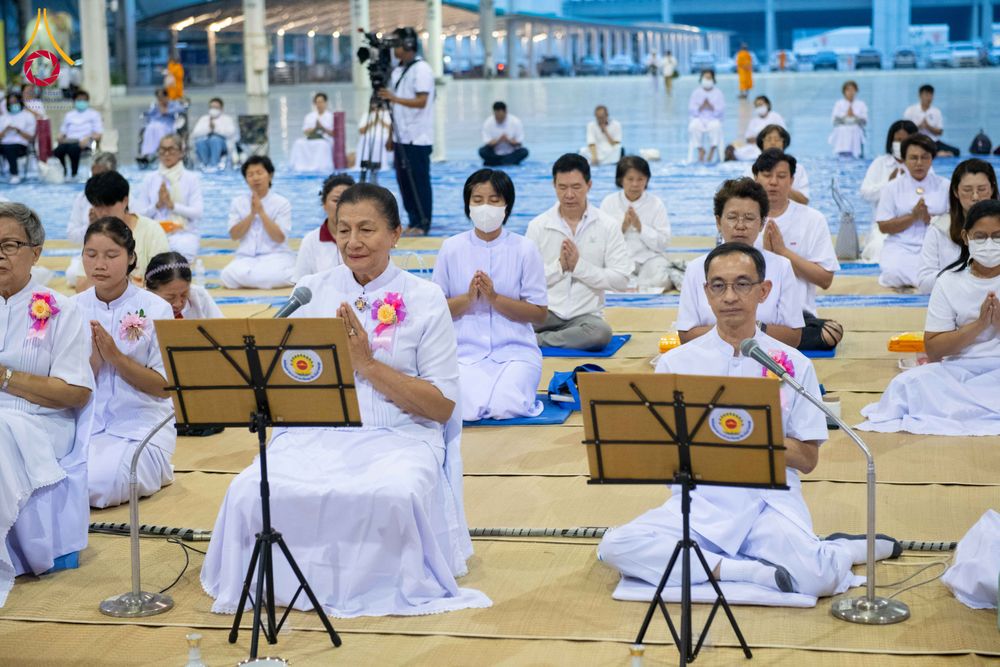 ภาพ No.303110:วันที่ 26 มกราคม พ.ศ. 2569 พิธีถวายภัตตาหารเป็นสังฆทาน แด่พระธรรมยาตรา ณ วัดพระธรรมกาย  จังหวัดปทุมธานี ในโครงการธรรมยาตรา กตัญญูบูชา มหาปูชนียาจารย์ พระมงคลเทพมุนี(สด จนฺทสโร) พระผู้ปราบมาร อนุสรณ์สถาน 7 แห่ง ปีที่ 14