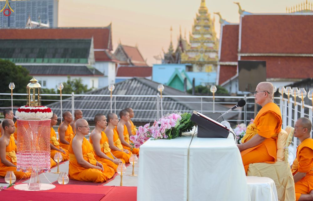 ภาพ No.302843:วันที่ 24 มกราคม พ.ศ. 2569 พิธีจุดประทีปธรรมถวายเป็นพุทธบูชา  และบูชาธรรมมหาปูชนียาจารย์  ณ อาคารธรรมยาตรา กตัญญูบูชามหาปูชนียาจารย์  ตรงข้ามวัดปากน้ำภาษีเจริญ จ.กรุงเทพมหานคร ในโครงการธรรมยาตรา กตัญญูบูชา มหาปูชนียาจารย์ พระมงคลเทพมุนี(สด จนฺทสโร) พระผู