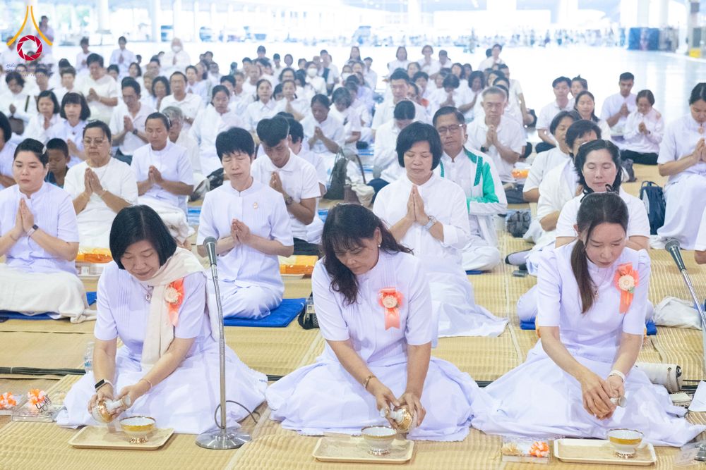 ภาพ No.279094:วันที่ 2 มกราคม พ.ศ.2569 พิธีถวายภัตตาหารเป็นสังฆทาน แด่พระธรรมยาตรา ณ วัดพระธรรมกาย ปทุมธานี ในโครงการธรรมยาตรา กตัญญูบูชา มหาปูชนียาจารย์ พระมงคลเทพมุนี(สด จนฺทสโร) พระผู้ปราบมาร อนุสรณ์สถาน 7 แห่ง ปีที่ 14