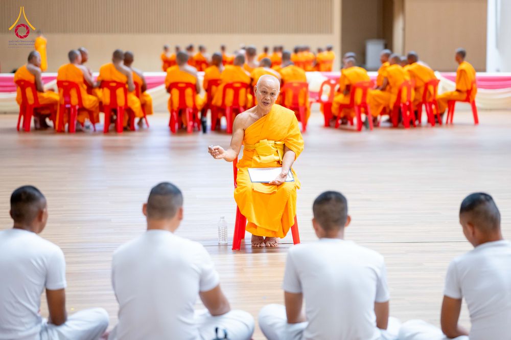 ภาพ No.350139:วันที่ 17-18 กันยายน พ.ศ. 2569 โครงการบรรพชาพัฒนาคุณธรรม จริยธรรม สำหรับนักเรียนนายสิบตำรวจ (นสต.) รุ่นที่ 16 ศูนย์ฝึกอบรมตำรวจภูธรภาค 1  ได้จัดกิจกรรม ณ สภาธรรมกายสากล ห้องแก้ว2