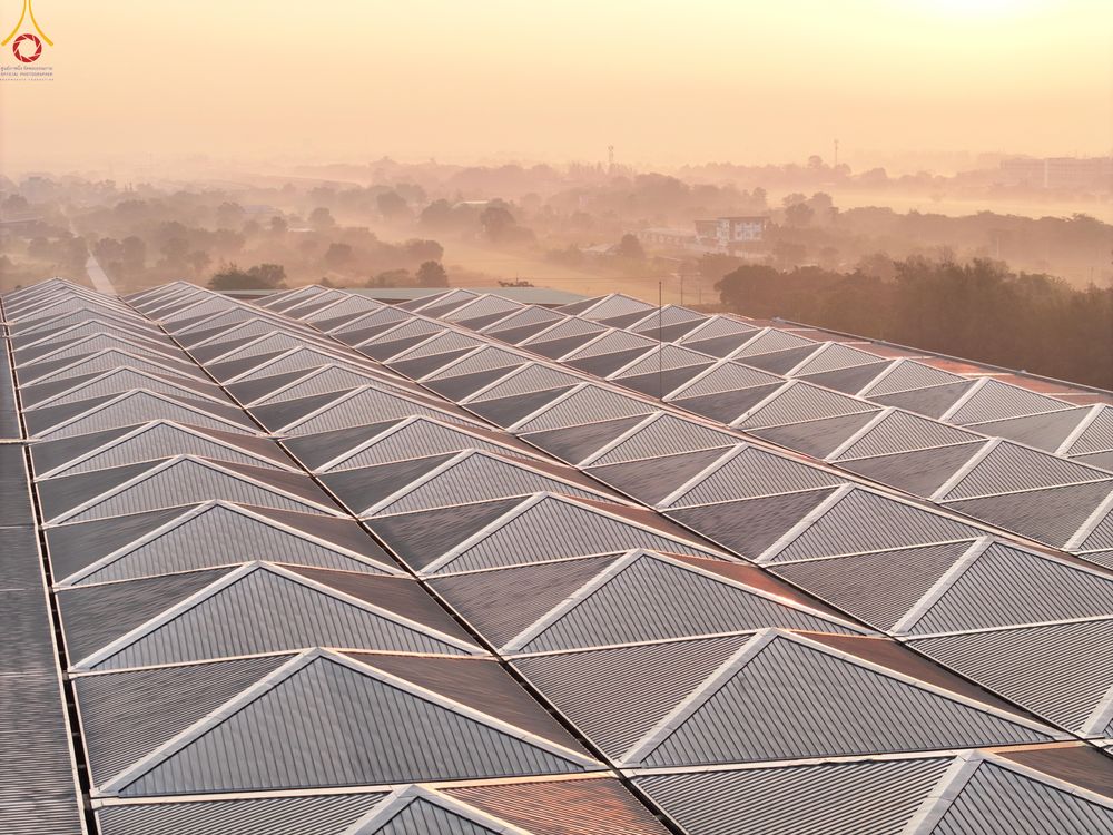 ภาพ No.279784:วันที่ 1 มกราคม พ.ศ.2569 พิธีตักบาตรในวันขึ้นปีใหม่ ณ ลานธรรม วัดพระธรรมกาย