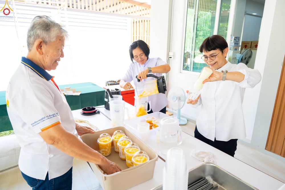 ภาพ No.328154:วันเสาร์ที่ 9 พฤษภาคม พ.ศ. 2569 พิธีตักบาตรแด่คณะสงฆ์ 323 วัด 4 จังหวัดชายแดนภาคใต้ พิธีถวายสังฆทานแด่คณะสงฆ์ 323 วัด ปีที่ 22 ครั้งที่ 185 พิธีมอบกองทุนหนุนแรงใจช่วยครูใต้ ปีที่ 19 ครั้งที่ 148 ณ ศูนย์ปฏิบัติธรรมภาคใต้