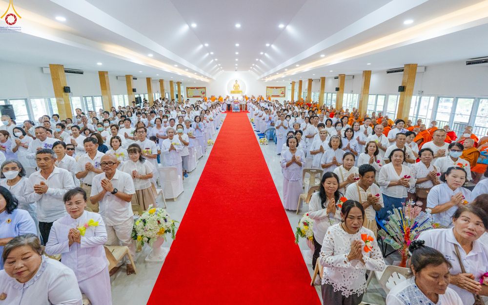 ภาพ No.326848:วันศุกร์ที่ ๑ พฤษภาคม พ.ศ.๒๕๖๙ พิธีทอดผ้าป่า สถาปนาองค์พระเจดีย์เพื่อสร้างสันติภาพโลก และ พิธีโปรยรัตนชาติ กลั่นแผ่นดิน  โปรยทราย เป็นปฐมฤกษ์ ณ ศูนย์ปฏิบัติธรรมเถินเทิดธรรม ต.แม่ปะ อ.เถิน จ.ลำปาง