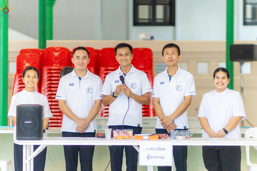 ภาพ No.330483:วันที่ 30 พฤษภาคม พ.ศ.2569 พิธีตัดปอยผมและปลงผม อุบาสกอุปสมบทอุทิศชีวิต 11 ท่าน (ภาพชุดที่ 2) ณ โบสถ์พระไตรปิฎก วัดพระธรรมกาย จังหวัดปทุมธานี