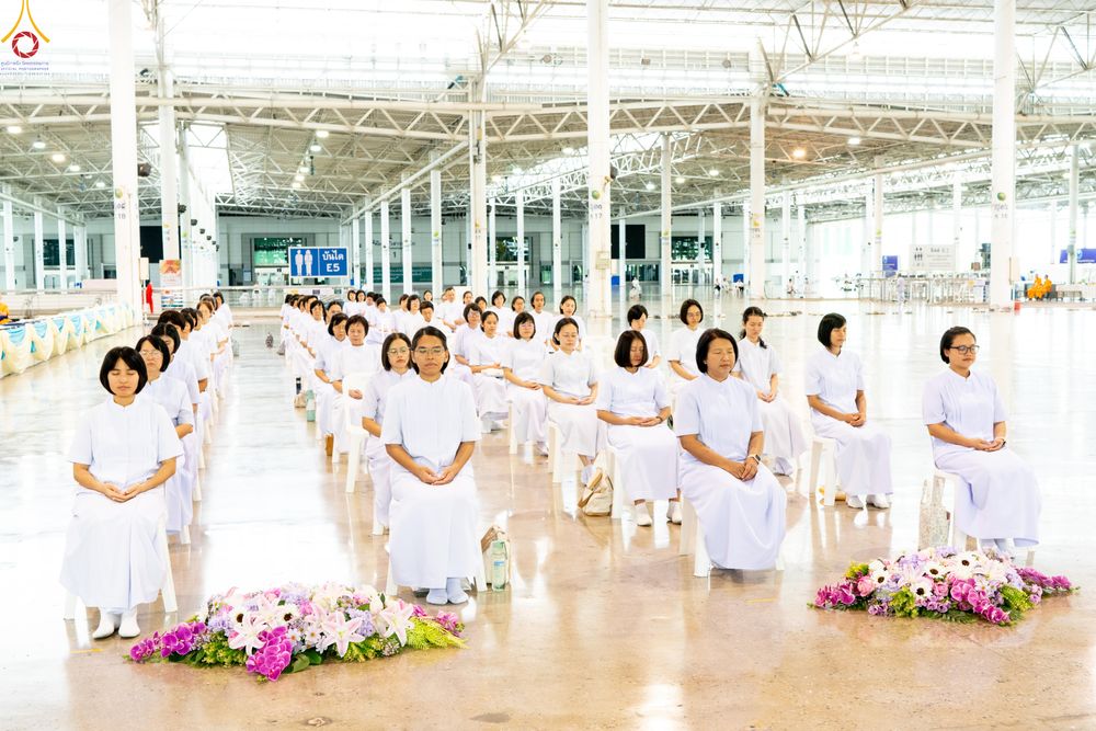 ภาพ No.338913:วันอาทิตย์ที่ 12 กรกฎาคม พ.ศ.2569 พิธีมุทิตาผู้สอบได้เปรียญธรรม ประโยค 1-2 ถึง ป.ธ.9 และ บ.ศ.1-2 ถึง บ.ศ.6 สำนักศาสนศึกษาวัดพระธรรมกาย ประจำปี 2569, พิธีมอบตราตั้งแต่งตั้งอาจารย์ใหญ่ สำนักศาสนศึกษาวัดพระธรรมกาย