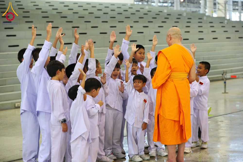 ภาพ No.308652:วันที่ 1 กุมภาพันธ์ พ.ศ. 2569 พิธีรับประกาศนียบัตร และพระของขวัญพระธรรมยาตรา ณ สภาธรรมกายสากล วัดพระธรรมกาย จ.ปทุมธานี