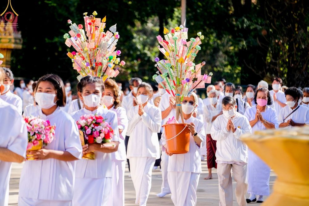 ภาพ No.71637:พระธรรมยาตรา ปฏิบัติศาสนกิจ ทำนุบำรุงศาสนสถาน, สวดธรรมจักร ,ปฏิบัติธรรม ร่วมกับชุมชน,นักเรียนเด็กดีวีสตาร์ และร่วมพิธีทอดผ้าป่าบำรุงศาสนสถาน ในโครงการธรรมยาตรากตัญญูบูชา มหาปูชนียาจารย์ พระมงคลเทพมุนี(สด จนฺทสโร) พระผู้ปราบมาร อนุสรณ์สถาน 7 แห่ง ปีที่ 11