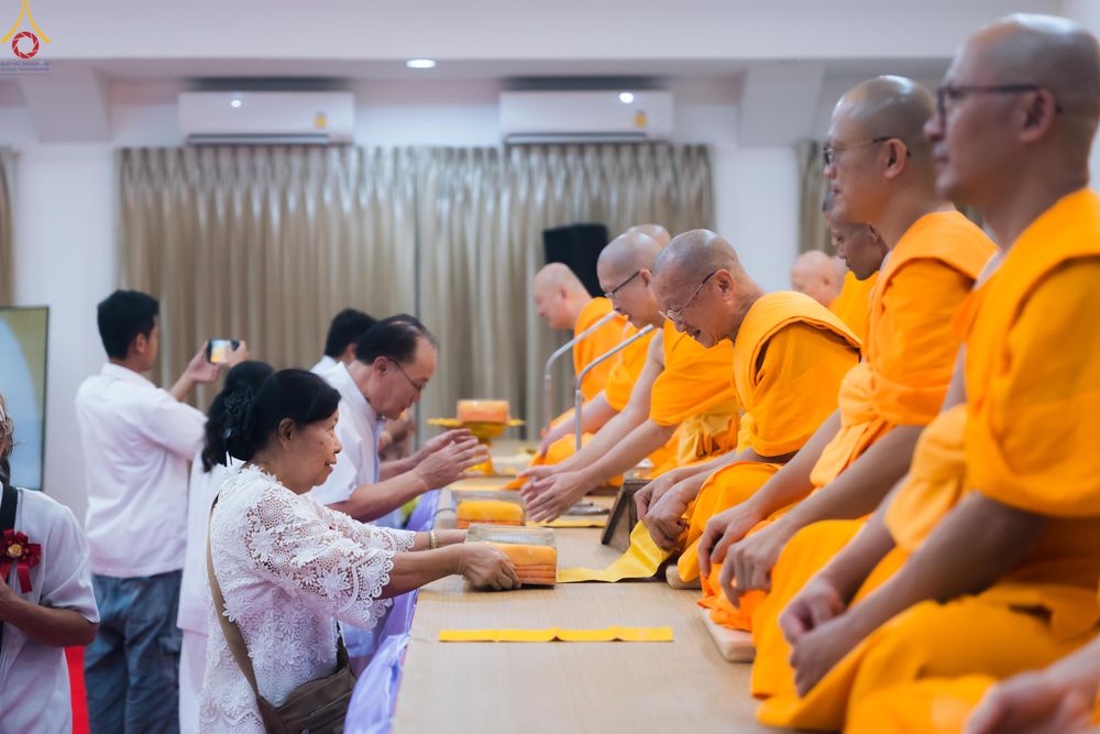 ภาพ No.331346:วันที่ 31 พฤษภาคม พ.ศ.2569 พิธีทอดผ้าป่าและตอกเสาเข็มมงคลต้นแรก องค์พระเจดีย์เพื่อสร้างสันติภาพโลก  ณ ธุดงคสถานพัฒนานิคม จังหวัดลพบุรี