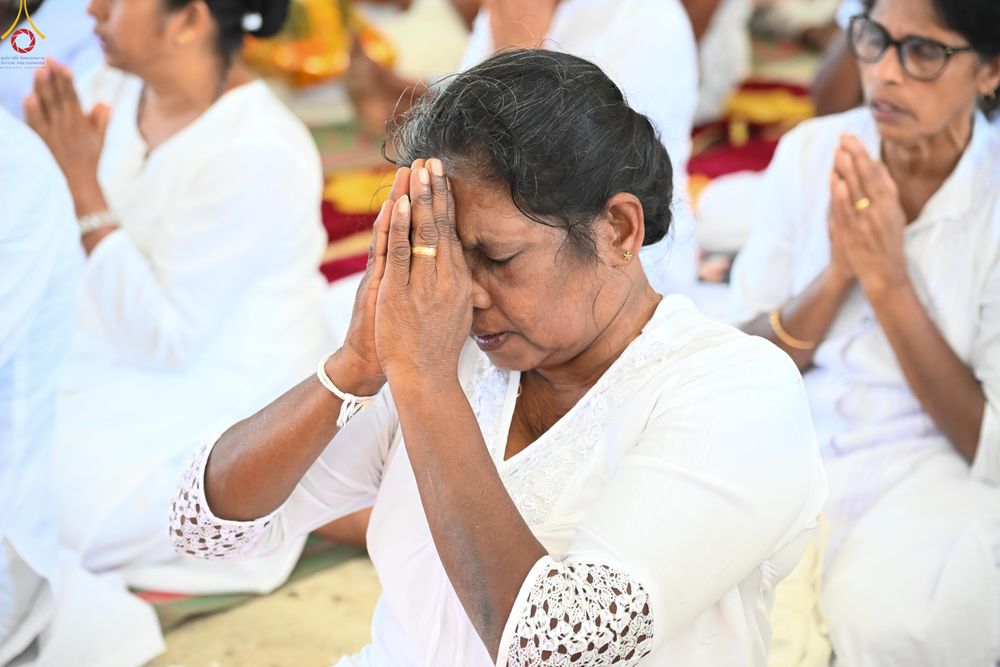 ภาพ No.284311:วันที่ 28 ตุลาคม พ.ศ.2568 กฐินสมทบต่างประเทศ โดยคณะศิษยานุศิษย์ บูชาธรรม 81 ปี หลวงพ่อธัมมชโย ณ วัดศรีสุคตาราม บาลังโกด้า ศรีลังกา